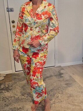 VALERIE  STEVENS suit size S